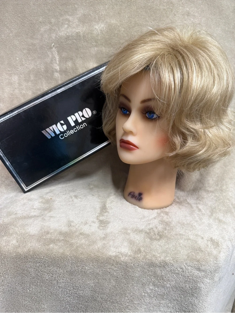 Wig pro LIANA wig average size synthetic basic cap sandy blonde